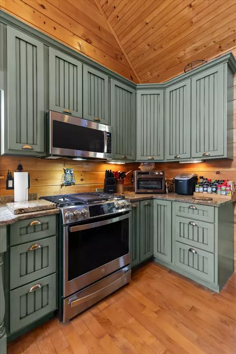 Kitchen - 844 Fawn Cir, Dunlap, TN 37327 photo 4 of 5