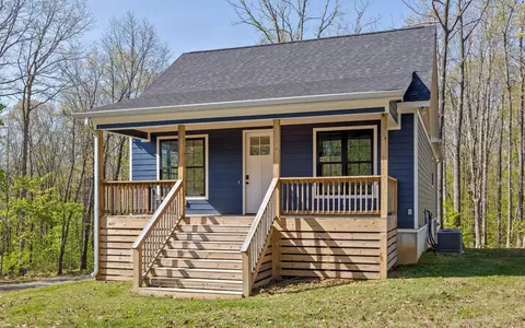 220 Progress Dr, Signal Mountain, TN 37377