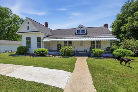 220 E Georgia Ave, Whitwell, TN 37397