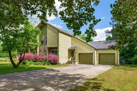 8026 Savannah Ln, Ooltewah, TN 37363