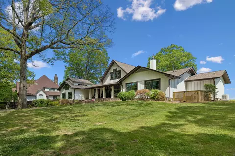 4504 Chestnut Ave, Signal Mountain, TN 37377