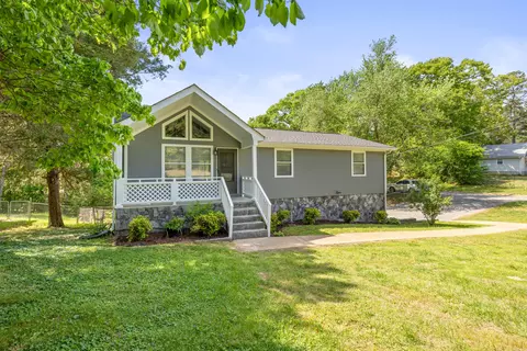 17 Rolling Meadows Dr, Ringgold, GA 30736