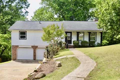 7412 Irongate Dr, Hixson, TN 37343