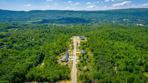 158 Cascade Dr, Rossville, GA 30741