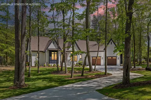 221 Lookout Crest Ln, Lookout Mountain, GA 30750