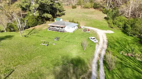 814 Emery Rd, Soddy Daisy, TN 37379