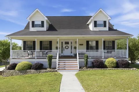 1434 Oldaker View Ln, Hixson, TN 37343