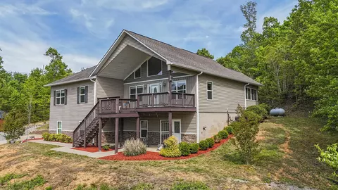 365 Meadowbrook Ln, Trenton, GA 30752