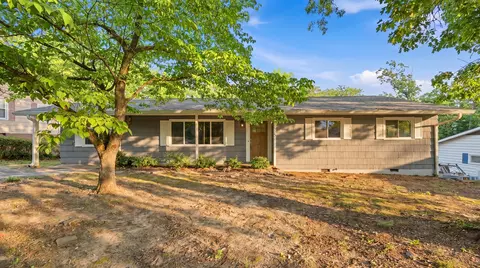 3925 Forest Highland Dr, Chattanooga, TN 37415