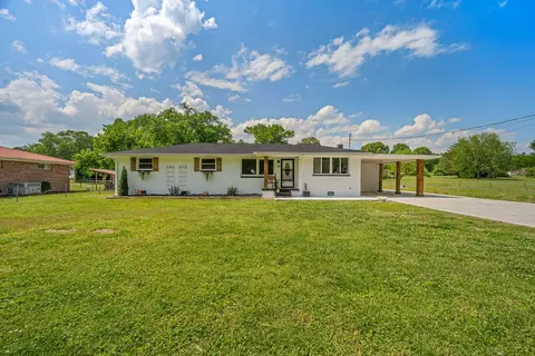 7803 Middle Valley Rd, Hixson, TN 37343