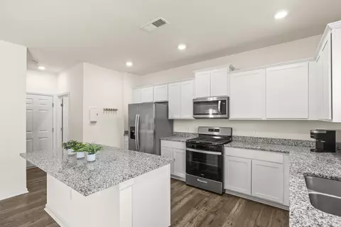 Kitchen - 6599 Prickly Loop, Ooltewah, TN 37363 photo 1 of 3