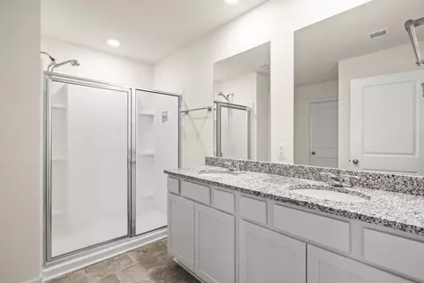 Bath - 6599 Prickly Loop, Ooltewah, TN 37363 photo 3 of 4