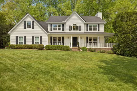 3606 Gentry Station Dr, Signal Mountain, TN 37377