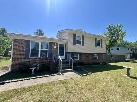 583 Pinewood Cir, Fort Oglethorpe, GA 30742
