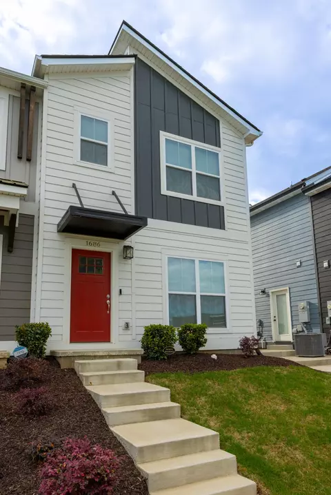 1686 S Watkins St, Chattanooga, TN 37404