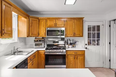 Kitchen - 207 Eagle Landing Dr, Flintstone, GA 30725 photo 3 of 5