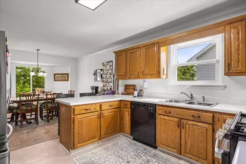 Kitchen - 207 Eagle Landing Dr, Flintstone, GA 30725 photo 5 of 5