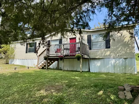 147 Mayberry St, Harriman, TN 37748