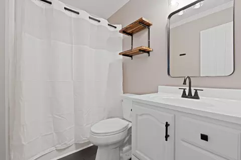 Bath - 9422 E Brainerd Rd, Chattanooga, TN 37421 photo 1 of 2