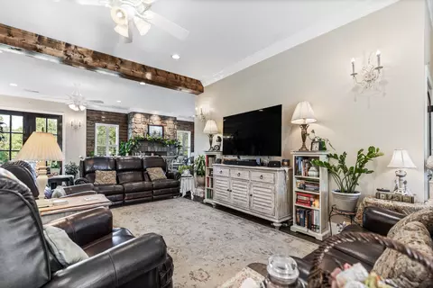 Living - 1072 Cookson Creek Rd, Ocoee, TN 37361 photo 2 of 3