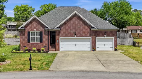 3726 Willow Lake Cir, Chattanooga, TN 37419
