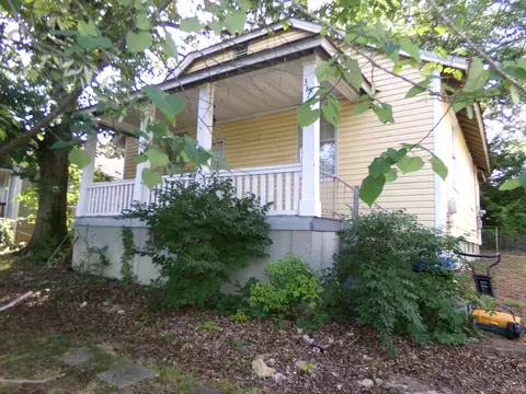 3876 Dixie Cir, Lupton City, TN 37351