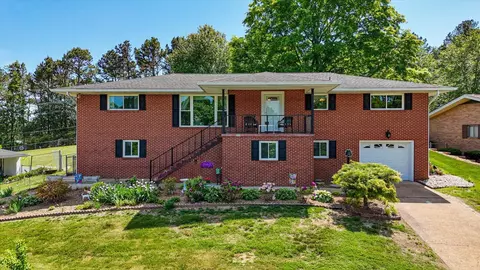 4022 Belvoir Pines Dr, Chattanooga, TN 37412