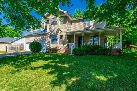 120 Merry Wood Dr, Rossville, GA 30741