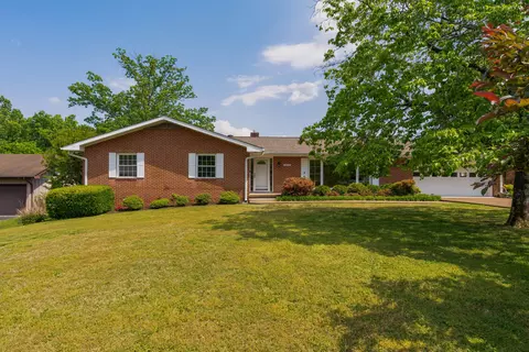 5814 Crestview Dr, Hixson, TN 37343