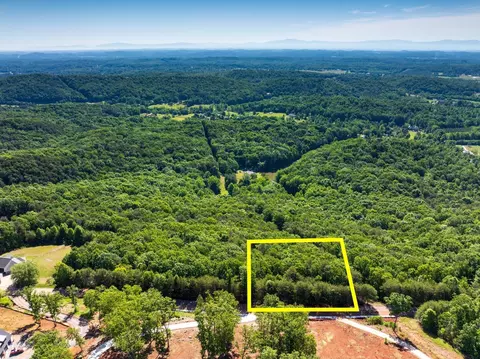 8100 Balata Dr #8100, Ooltewah, TN 37363