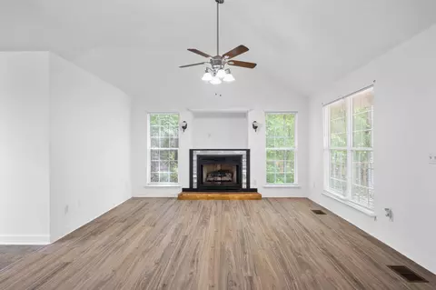 Living - 6904 Spinmaker Cv, Ooltewah, TN 37363 photo 1 of 4