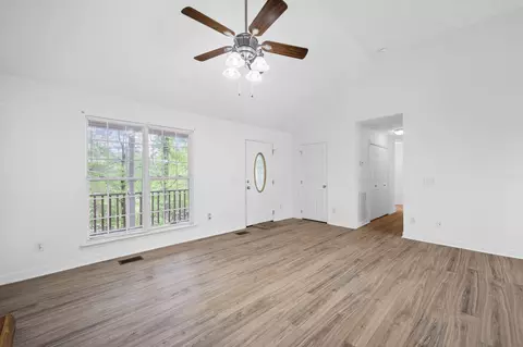 Living - 6904 Spinmaker Cv, Ooltewah, TN 37363 photo 3 of 4