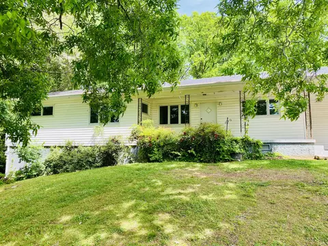 625 Mississippi Ave, Signal Mountain, TN 37377