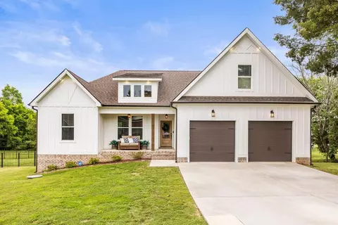 185 Hunting Ridge Cir, Rock Spring, GA 30739