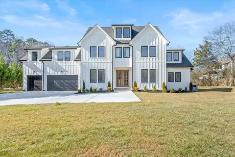 10541 E Brainerd Rd, Apison, TN 37302