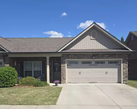6911 Village Lake Cir, East Ridge, TN 37412