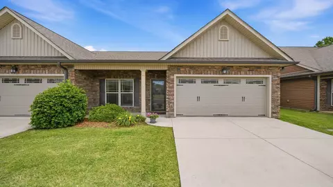 6911 Village Lake Cir, East Ridge, TN 37412