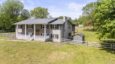 9035 Pleasant Ln, Ooltewah, TN 37363