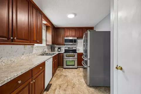 98 Stegall St, Rossville, GA 30741
