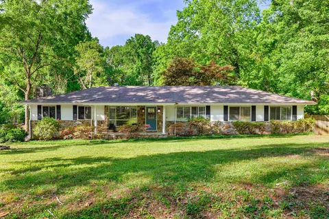 710 Miles Rd, Signal Mountain, TN 37377