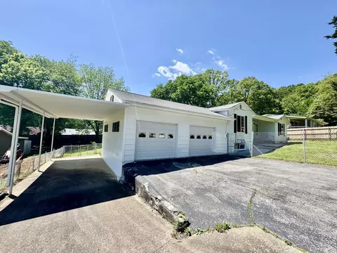 216 W Walden Cir, Soddy Daisy, TN 37379