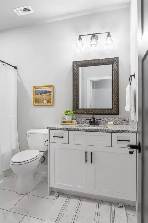 Bath - 831 Dedmon Rd, Ringgold, GA 30736 photo 4 of 5
