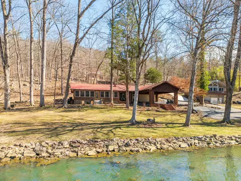 7286 Mullins Cove Rd, Whitwell, TN 37397