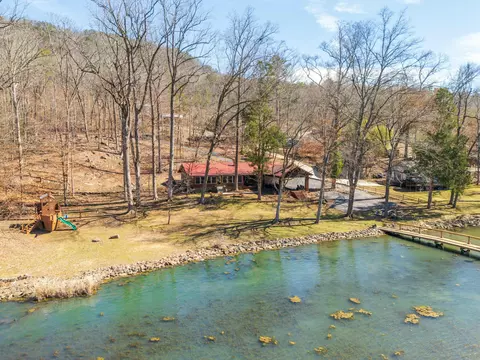 7286 Mullins Cove Rd, Whitwell, TN 37397