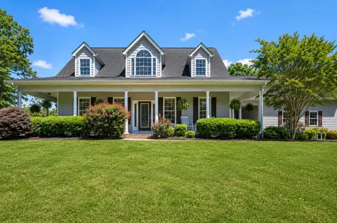 38 E Circle Dr, Rossville, GA 30741