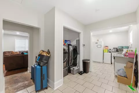 Entry Way - 6133 E Brainerd Rd, Chattanooga, TN 37421 photo 3 of 10