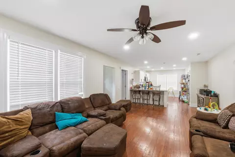 Entry Way - 6133 E Brainerd Rd, Chattanooga, TN 37421 photo 5 of 10