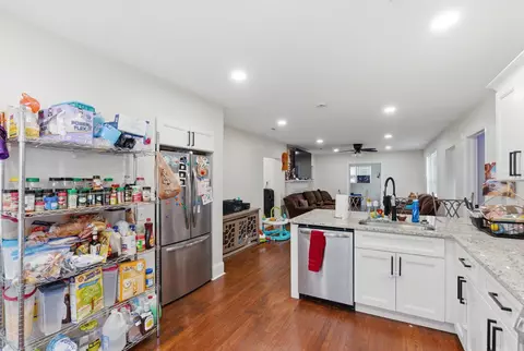 Kitchen - 6133 E Brainerd Rd, Chattanooga, TN 37421 photo 2 of 2
