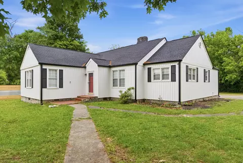 Exterior - 6133 E Brainerd Rd, Chattanooga, TN 37421 photo 2 of 4