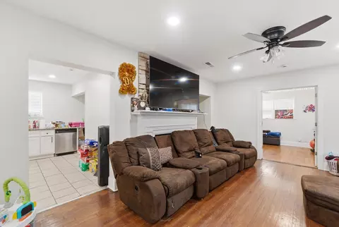 Entry Way - 6133 E Brainerd Rd, Chattanooga, TN 37421 photo 8 of 10